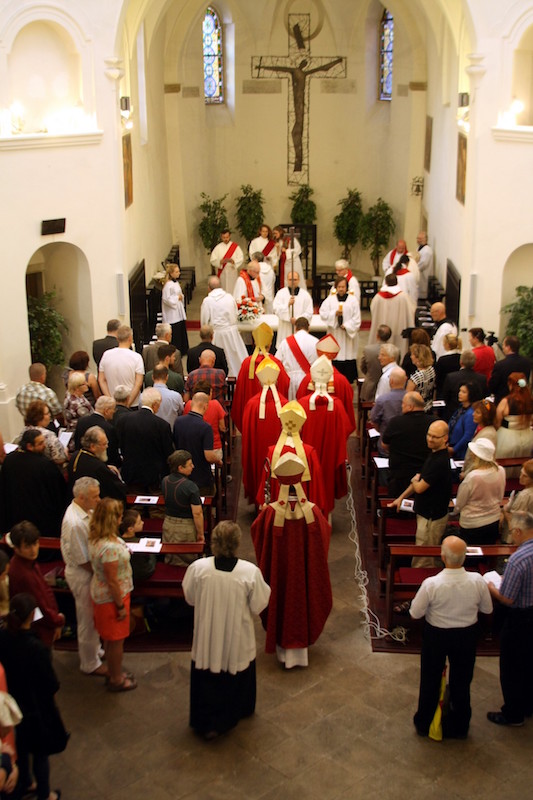 Slavnostní bohoslužba u sv. Vavřince jako poděkování za službu biskupa Dušana Hejbala