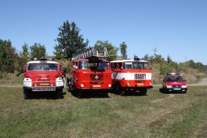 Žehnání hasičských vozů v Dobřichovicích