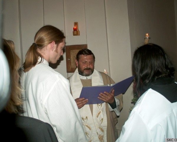 Farnost Praha - křest v kapli Svaté rodiny 2003